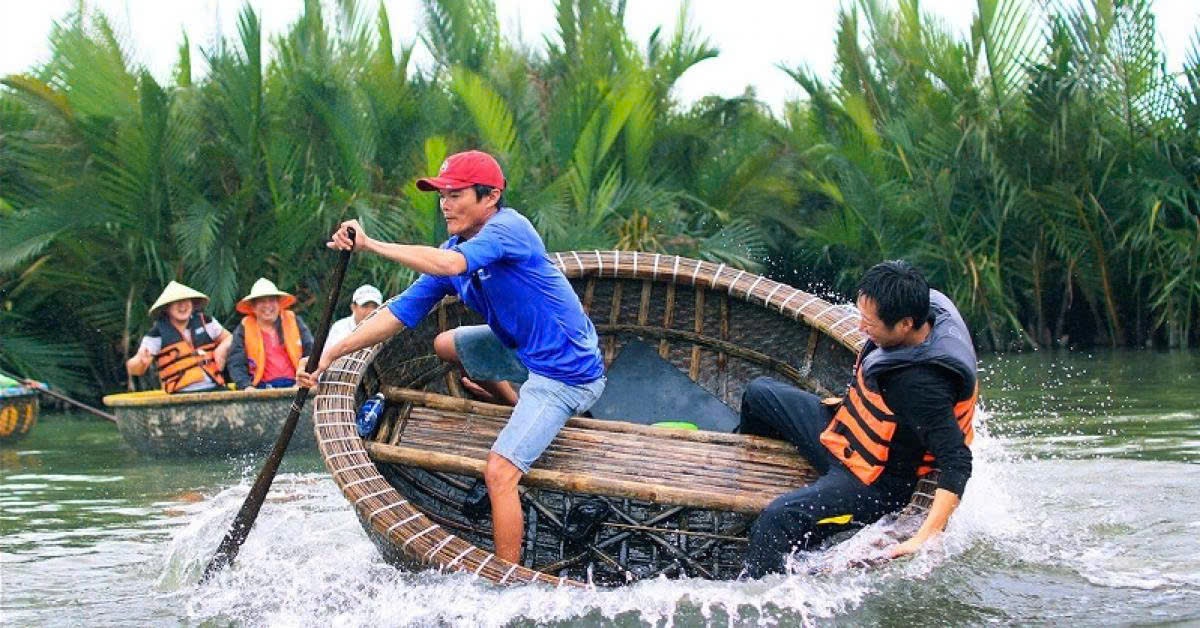 Việt Nam có 1 địa danh nổi tiếng được Tạp chí Mỹ vinh danh là điểm đến an toàn nhất thế giới khi du lịch 1 mình: Toàn điểm check in triệu view, hút hơn 2,3 triệu lượt khách từ đầu năm - Ảnh 10. Việt Nam có 1 địa danh nổi tiếng được Tạp chí Mỹ vinh danh là điểm đến an toàn nhất thế giới khi du lịch 1 mình: Toàn điểm check in triệu view, hút hơn 2,3 triệu lượt khách từ đầu năm - Ảnh 10.