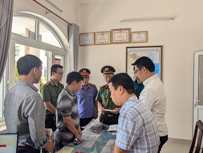 Khởi tố Phó Chánh văn phòng UBND tỉnh Quảng Trị chèn link cá độ vào website Nhà nước để thu lợi bất chính- Ảnh 1. Khởi tố Phó Chánh văn phòng UBND tỉnh Quảng Trị chèn link cá độ vào website Nhà nước để thu lợi bất chính- Ảnh 1.