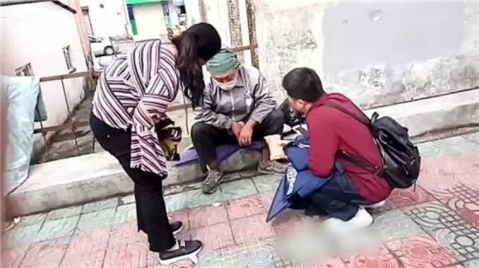 Sao nhí có gia thế khét tiếng showbiz lâm cảnh sống bờ sống bụi, bới rác kiếm ăn qua ngày- Ảnh 5. Sao nhí có gia thế khét tiếng showbiz lâm cảnh sống bờ sống bụi, bới rác kiếm ăn qua ngày- Ảnh 5.