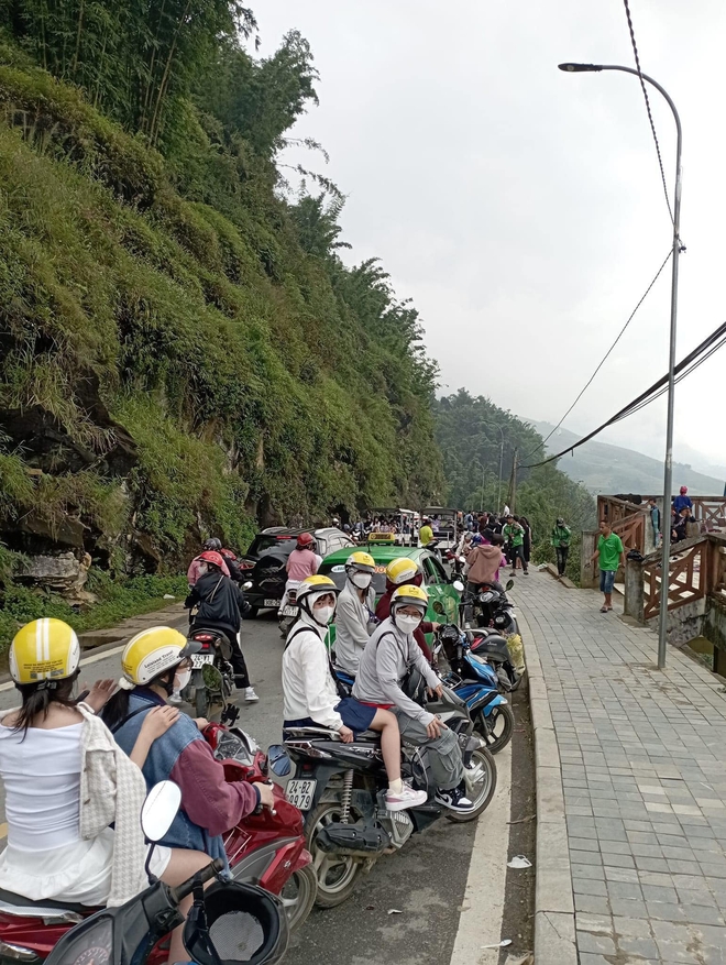 CẬP NHẬT lễ 2/9: Sapa đỉnh nóc ngập trong cờ hoa, Đà Lạt gói gọn bằng 2 từ "đông - lạnh"- Ảnh 4. CẬP NHẬT lễ 2/9: Sapa đỉnh nóc ngập trong cờ hoa, Đà Lạt gói gọn bằng 2 từ "đông - lạnh"- Ảnh 4.