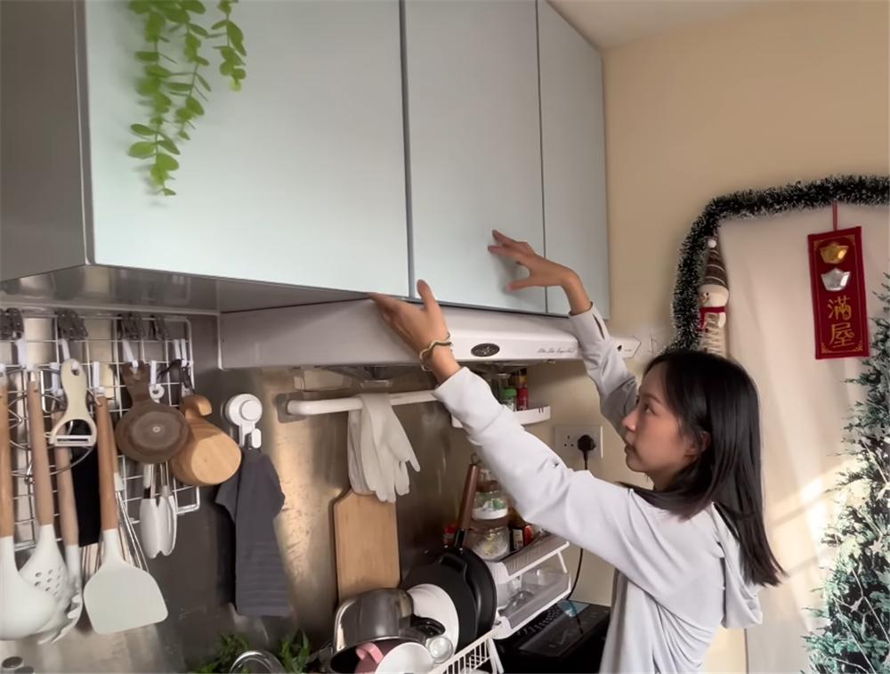 Căn phòng rộng 9m2 với giá thuê 17 triệu đồng/tháng của cô gái 29 tuổi: Thiết kế không lãng phí dù chỉ nửa mét- Ảnh 9. Căn phòng rộng 9m2 với giá thuê 17 triệu đồng/tháng của cô gái 29 tuổi: Thiết kế không lãng phí dù chỉ nửa mét- Ảnh 9.