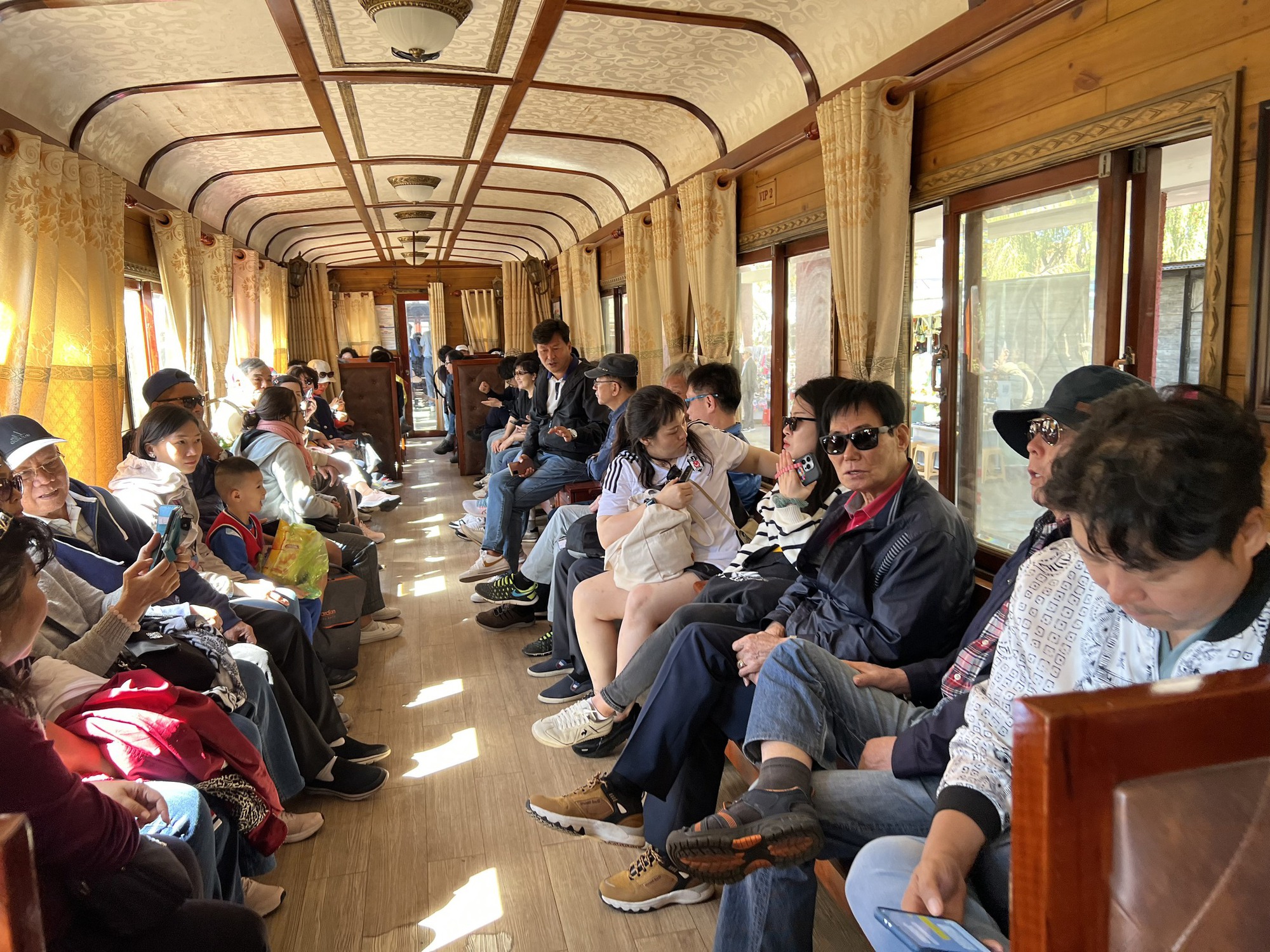 Chuyến tàu đi chưa đến 10km được gọi là "tàu cổ", từng bán vé chỉ 1.000đ, vừa có thêm tuyến cực độc đáo- Ảnh 9. Chuyến tàu đi chưa đến 10km được gọi là "tàu cổ", từng bán vé chỉ 1.000đ, vừa có thêm tuyến cực độc đáo- Ảnh 9.