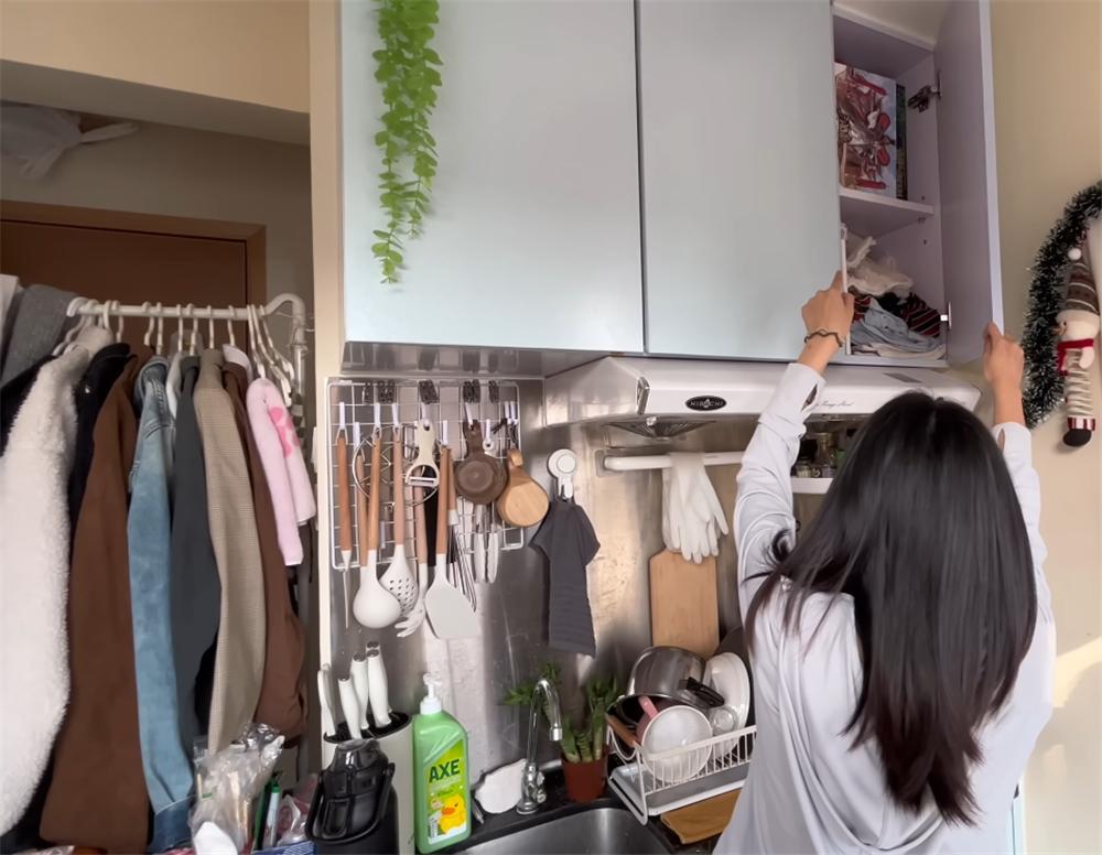 Căn phòng rộng 9m2 với giá thuê 17 triệu đồng/tháng của cô gái 29 tuổi: Thiết kế không lãng phí dù chỉ nửa mét- Ảnh 11. Căn phòng rộng 9m2 với giá thuê 17 triệu đồng/tháng của cô gái 29 tuổi: Thiết kế không lãng phí dù chỉ nửa mét- Ảnh 11.