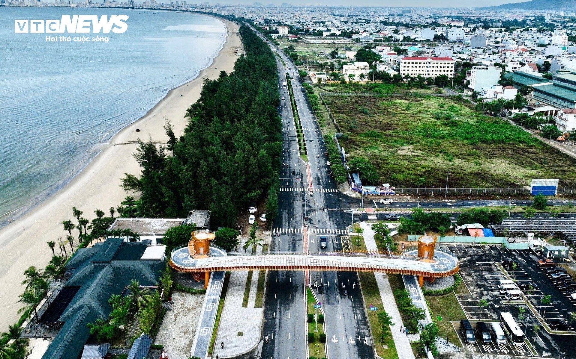 Cầu vượt đại lộ ven biển hơn 40 tỷ đẹp lung linh ở Đà Nẵng- Ảnh 3. Cầu vượt đại lộ ven biển hơn 40 tỷ đẹp lung linh ở Đà Nẵng- Ảnh 3.