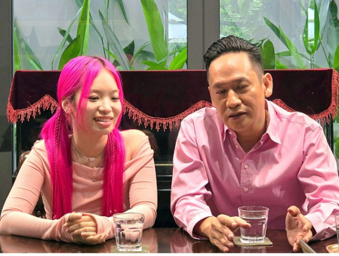 Nam ca sĩ vừa nhận "lời thách" từ Tuấn Hưng: Từng gây bão MXH vì clip dạy con trai học, con gái chia sẻ bố ngoài đời rất khác!- Ảnh 3. Nam ca sĩ vừa nhận "lời thách" từ Tuấn Hưng: Từng gây bão MXH vì clip dạy con trai học, con gái chia sẻ bố ngoài đời rất khác!- Ảnh 3.
