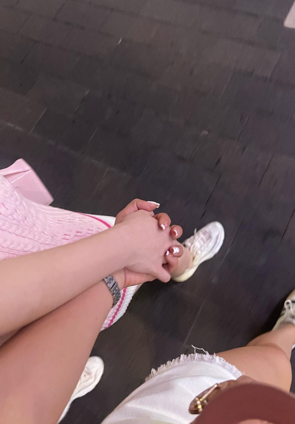 Á hậu Phương Nhi hiếm hoi lộ diện sau nửa năm ở ẩn, hoá ra vì nhân vật này- Ảnh 3. Á hậu Phương Nhi hiếm hoi lộ diện sau nửa năm ở ẩn, hoá ra vì nhân vật này- Ảnh 3.