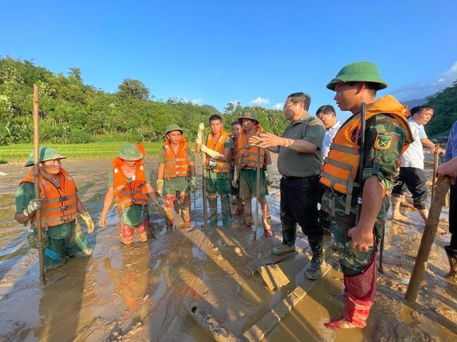 Thủ tướng: Chậm nhất 31/12 phải hoàn thành xây dựng lại thôn Làng Nủ- Ảnh 4. Thủ tướng: Chậm nhất 31/12 phải hoàn thành xây dựng lại thôn Làng Nủ- Ảnh 4.