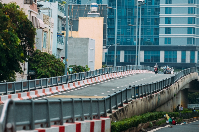 Có một TP.HCM đẹp yên bình dưới sắc cờ rực rỡ ngày Tết Độc Lập- Ảnh 15. Có một TP.HCM đẹp yên bình dưới sắc cờ rực rỡ ngày Tết Độc Lập- Ảnh 15.