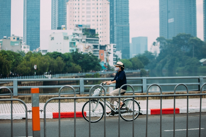 Có một TP.HCM đẹp yên bình dưới sắc cờ rực rỡ ngày Tết Độc Lập- Ảnh 13. Có một TP.HCM đẹp yên bình dưới sắc cờ rực rỡ ngày Tết Độc Lập- Ảnh 13.