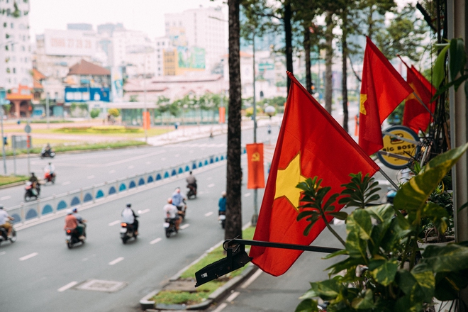 Có một TP.HCM đẹp yên bình dưới sắc cờ rực rỡ ngày Tết Độc Lập- Ảnh 18. Có một TP.HCM đẹp yên bình dưới sắc cờ rực rỡ ngày Tết Độc Lập- Ảnh 18.