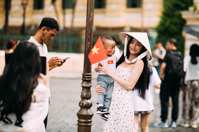 Có một TP.HCM đẹp yên bình dưới sắc cờ rực rỡ ngày Tết Độc Lập- Ảnh 27. Có một TP.HCM đẹp yên bình dưới sắc cờ rực rỡ ngày Tết Độc Lập- Ảnh 27.