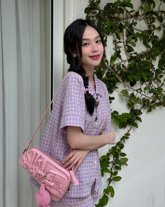 Mỹ nhân 10X từng sexy đến nghẹt thở nay hóa “quốc mẫu hồi cung" khiến dân tình đổ rạp- Ảnh 15. Mỹ nhân 10X từng sexy đến nghẹt thở nay hóa “quốc mẫu hồi cung" khiến dân tình đổ rạp- Ảnh 15.