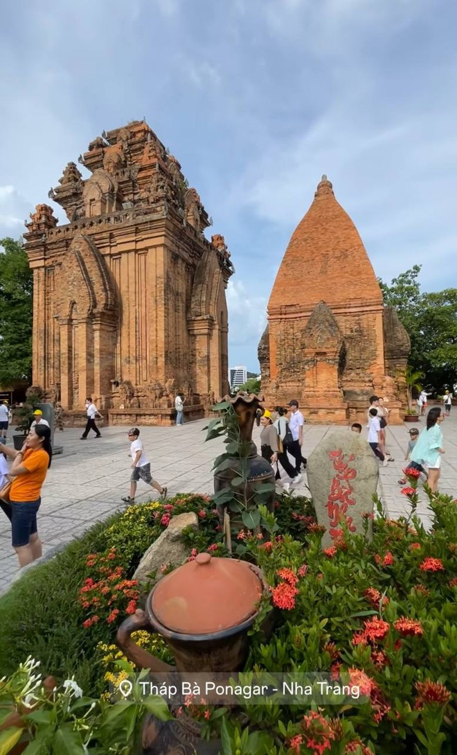 CẬP NHẬT lễ 2/9: Đà Lạt gói gọn bằng 2 từ "đông - lạnh", Nha Trang lại vắng vẻ bất ngờ- Ảnh 28. CẬP NHẬT lễ 2/9: Đà Lạt gói gọn bằng 2 từ "đông - lạnh", Nha Trang lại vắng vẻ bất ngờ- Ảnh 28.