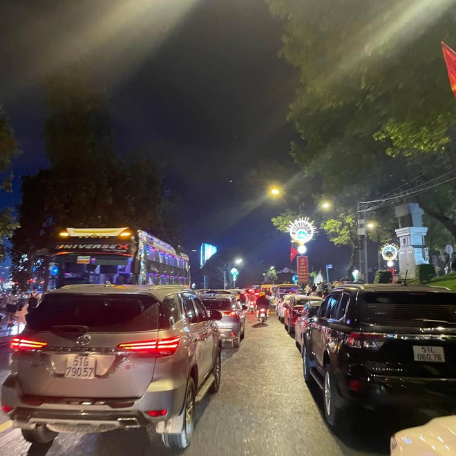CẬP NHẬT lễ 2/9: Đà Lạt gói gọn bằng 2 từ "đông - lạnh", Nha Trang lại vắng vẻ bất ngờ- Ảnh 2. CẬP NHẬT lễ 2/9: Đà Lạt gói gọn bằng 2 từ "đông - lạnh", Nha Trang lại vắng vẻ bất ngờ- Ảnh 2.