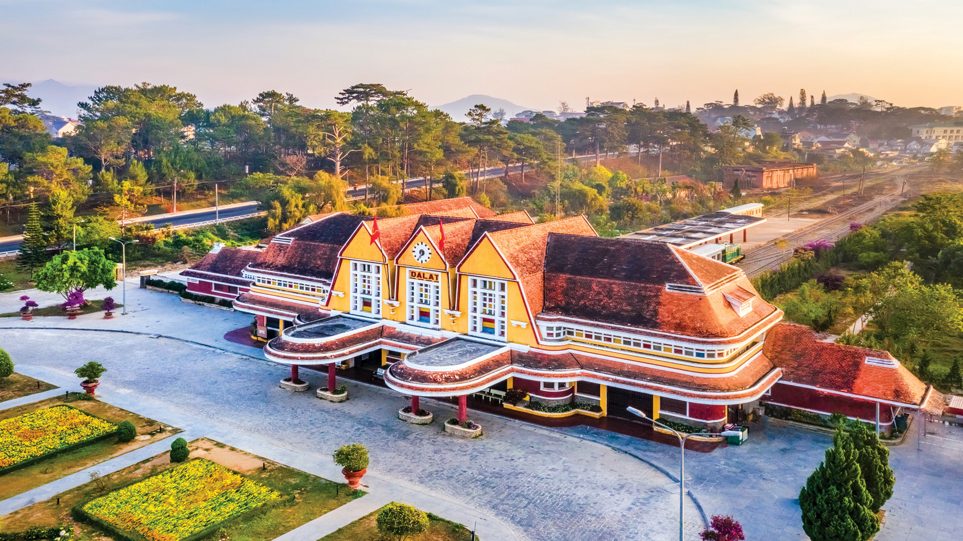 Chuyến tàu đi chưa đến 10km được gọi là "tàu cổ", từng bán vé chỉ 1.000đ, vừa có thêm tuyến cực độc đáo- Ảnh 3. Chuyến tàu đi chưa đến 10km được gọi là "tàu cổ", từng bán vé chỉ 1.000đ, vừa có thêm tuyến cực độc đáo- Ảnh 3.