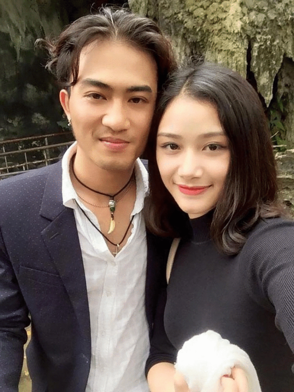 Cặp "anh em" gây sốt phim giờ vàng VTV: Ngoài đời đều cưới vợ xinh đẹp như hot girl, sống kín tiếng- Ảnh 4. Cặp "anh em" gây sốt phim giờ vàng VTV: Ngoài đời đều cưới vợ xinh đẹp như hot girl, sống kín tiếng- Ảnh 4.